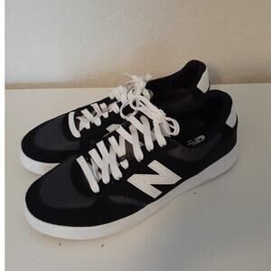 New Balance 300 Court Line Black White Skate Athletic Sneakers Mens size 8 NEW